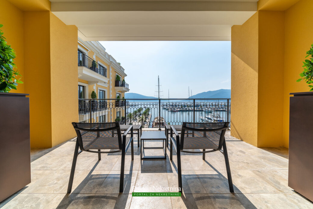 Luksuzni dvosobni stan u Porto Montenegro