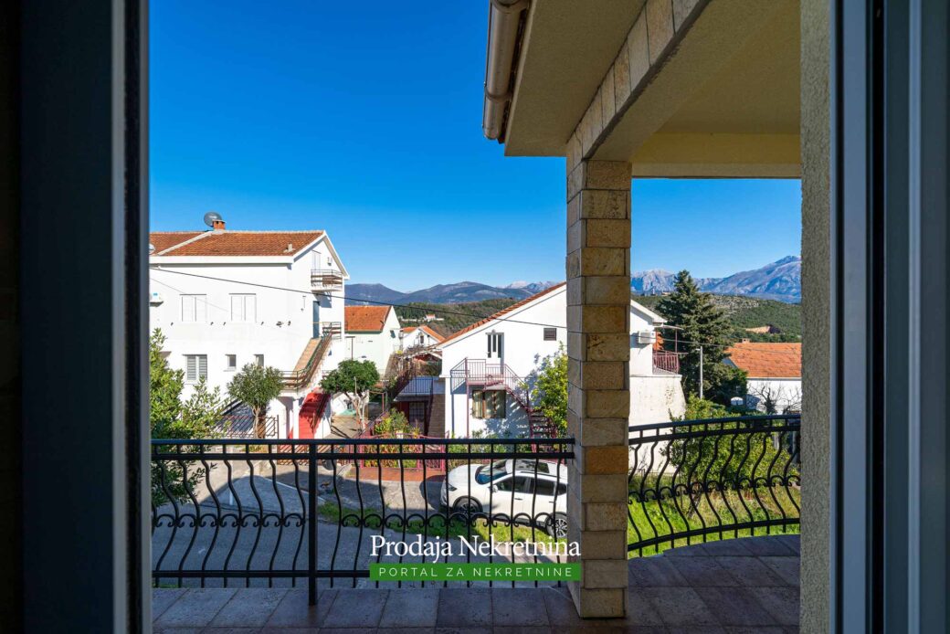 House for sale in Tivat Bay