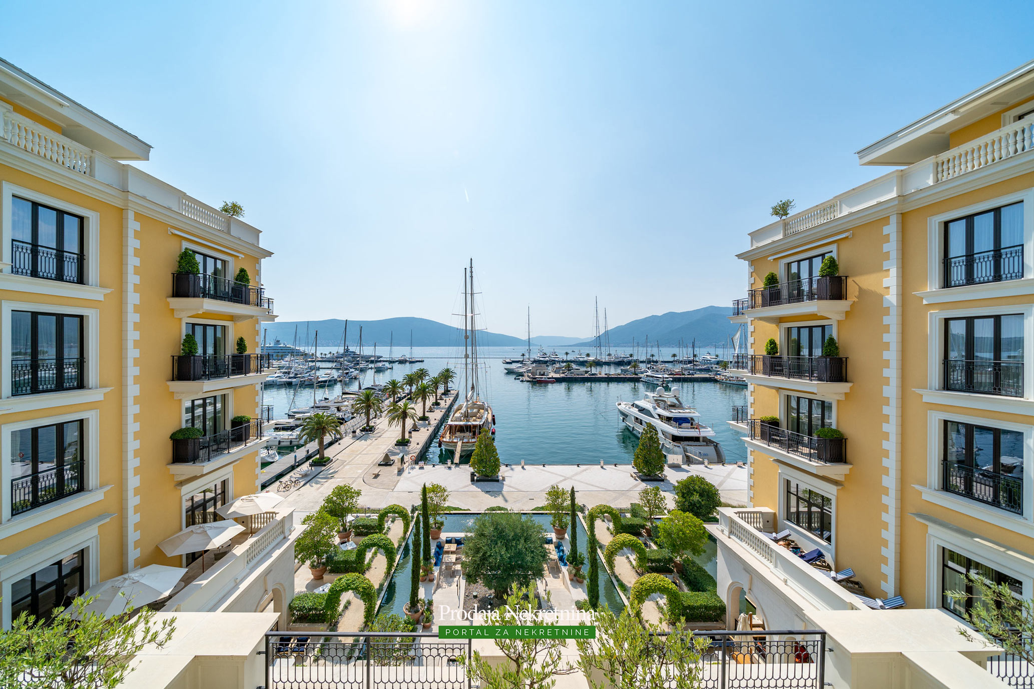 Luksuzni dvosobni stan u Porto Montenegro