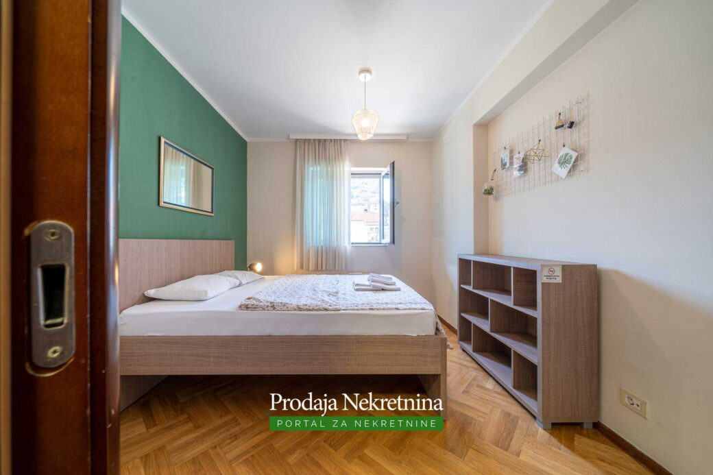 Prodaje se apartman u Budvi