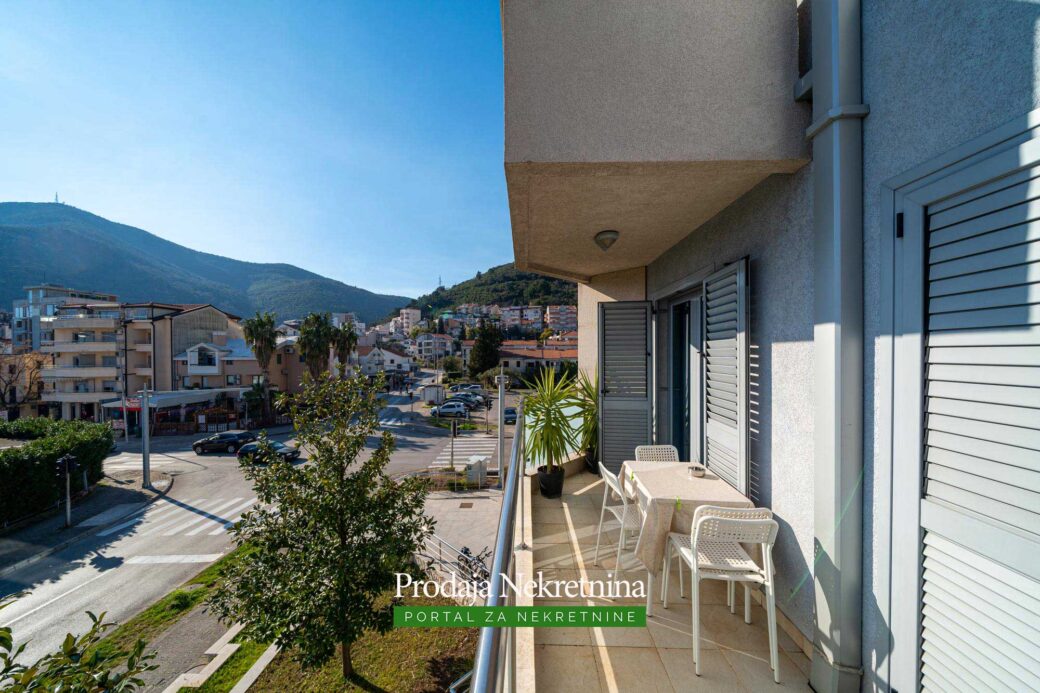 Prodaje se apartman u Budvi