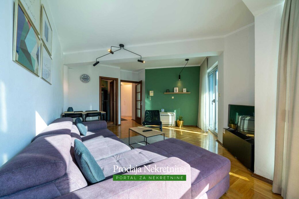 Prodaje se apartman u Budvi