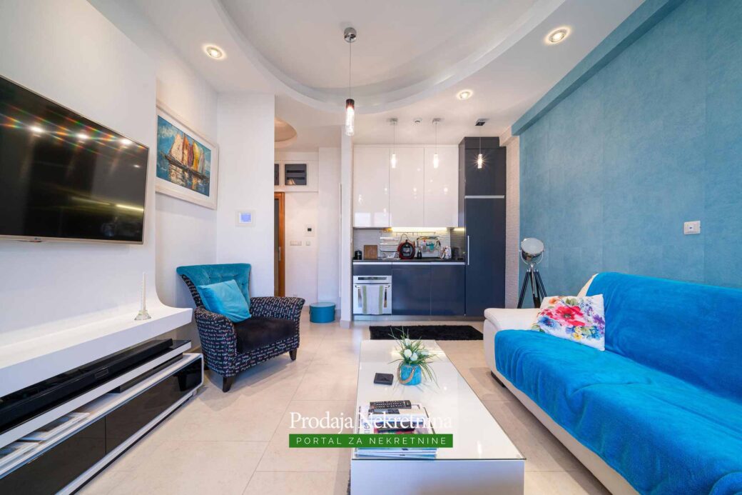 Prodaje se luksuzni apartman u Budvi