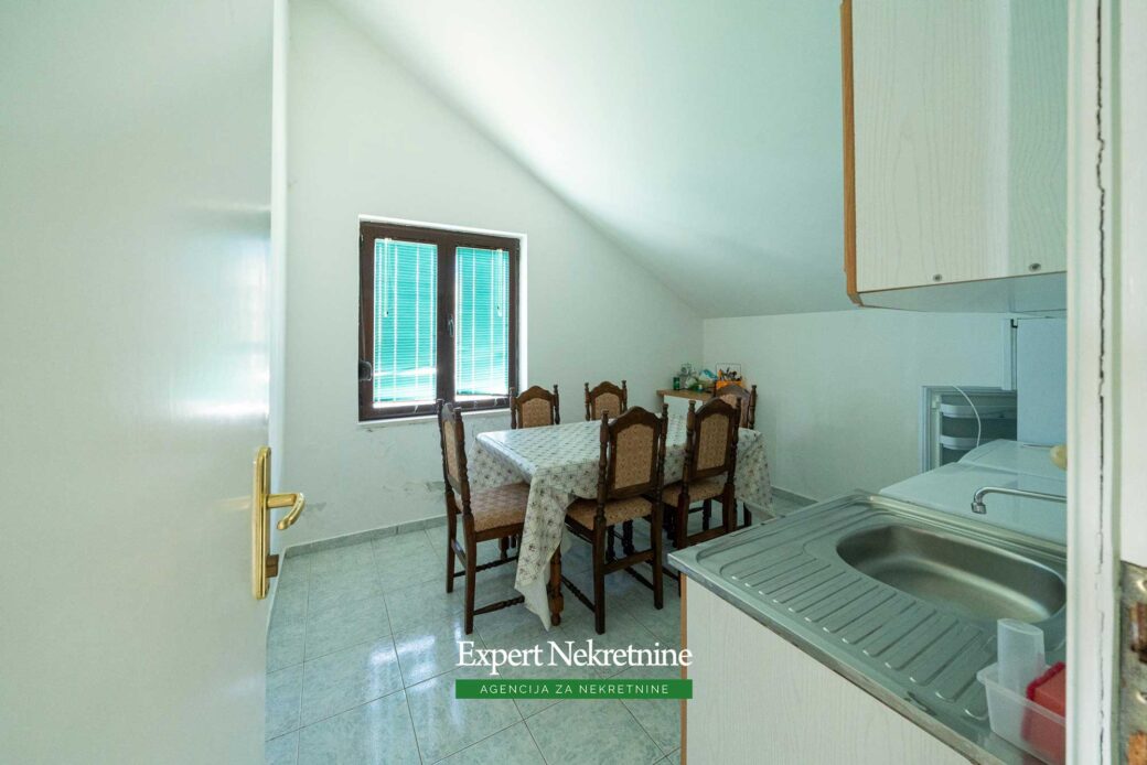 First line house for sale in Bar