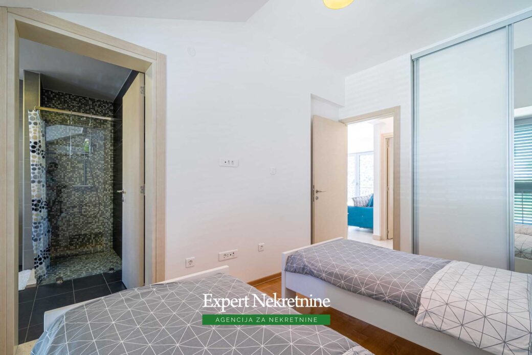Prodaje se penthouse u Kotorskom Zalivu