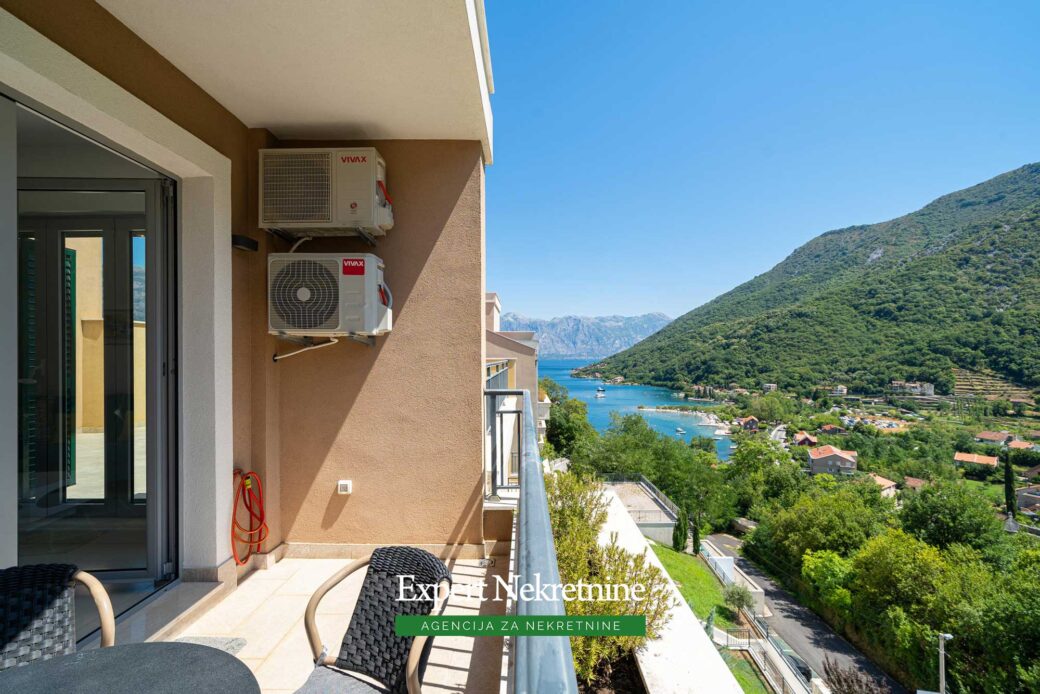 Penthouse for sale in Bay of Kotor