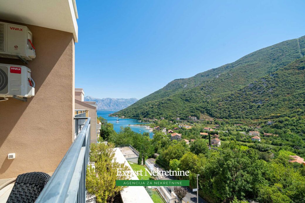 Penthouse for sale in Bay of Kotor