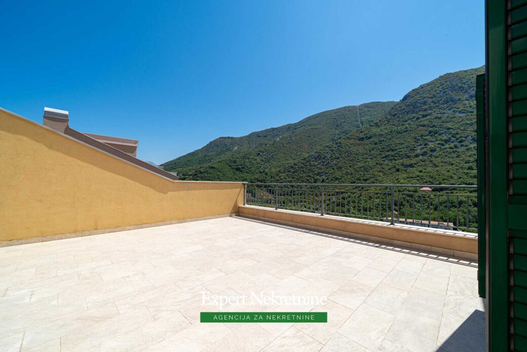 Penthouse for sale in Bay of Kotor