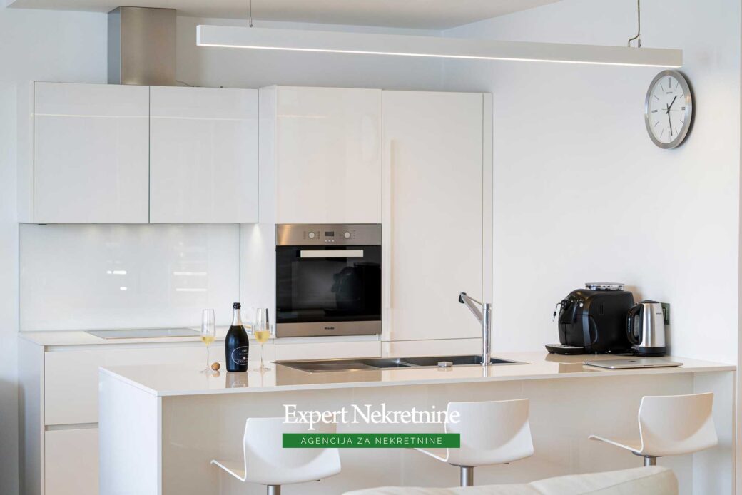 Luxury two bedroom apartment for sale in Dukley Gardens