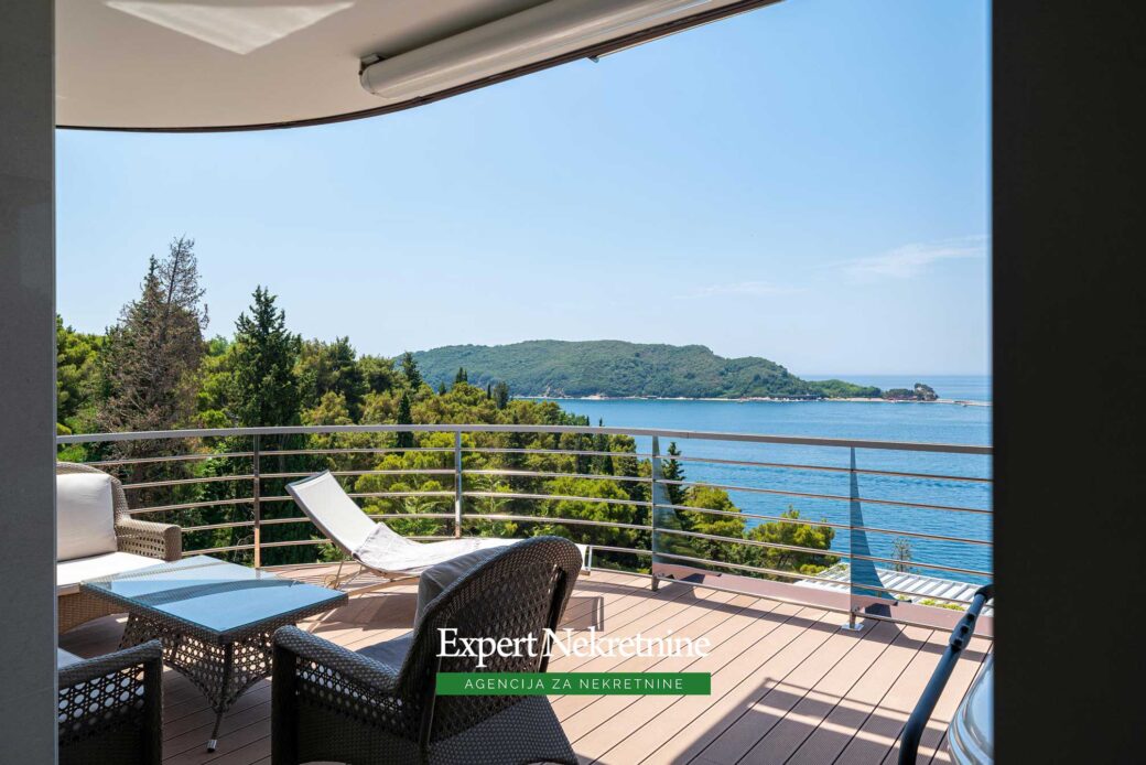 Luxury two bedroom apartment for sale in Budva