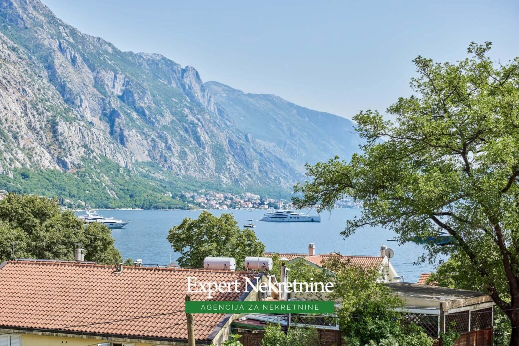 Apartment for sale in Kotor