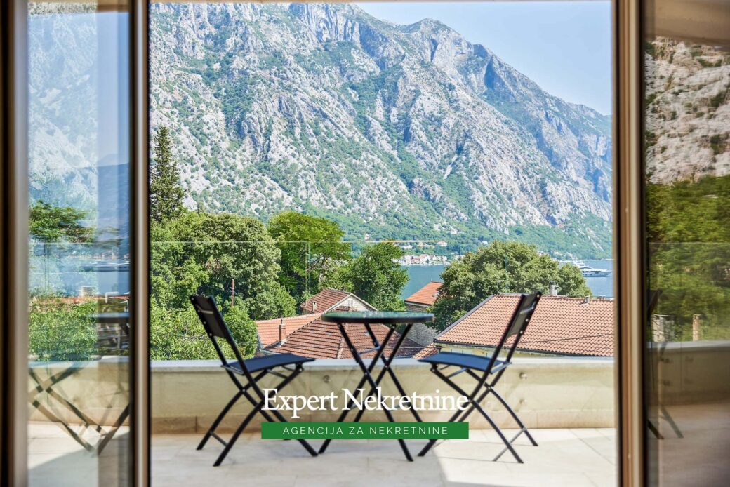 Apartment for sale in Kotor