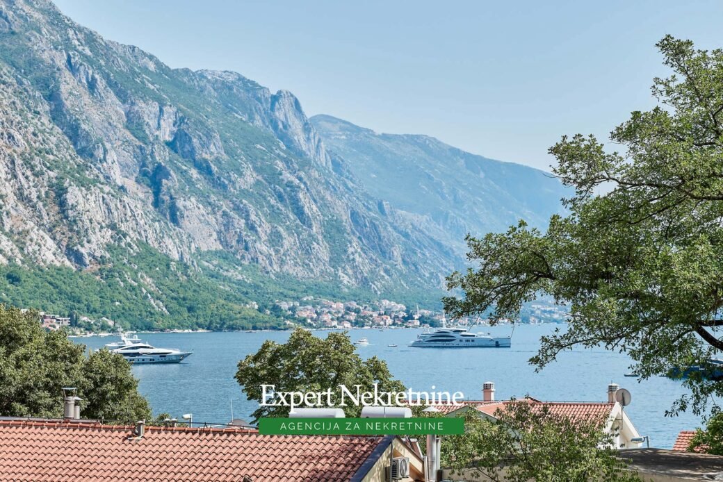 Apartment for sale in Kotor