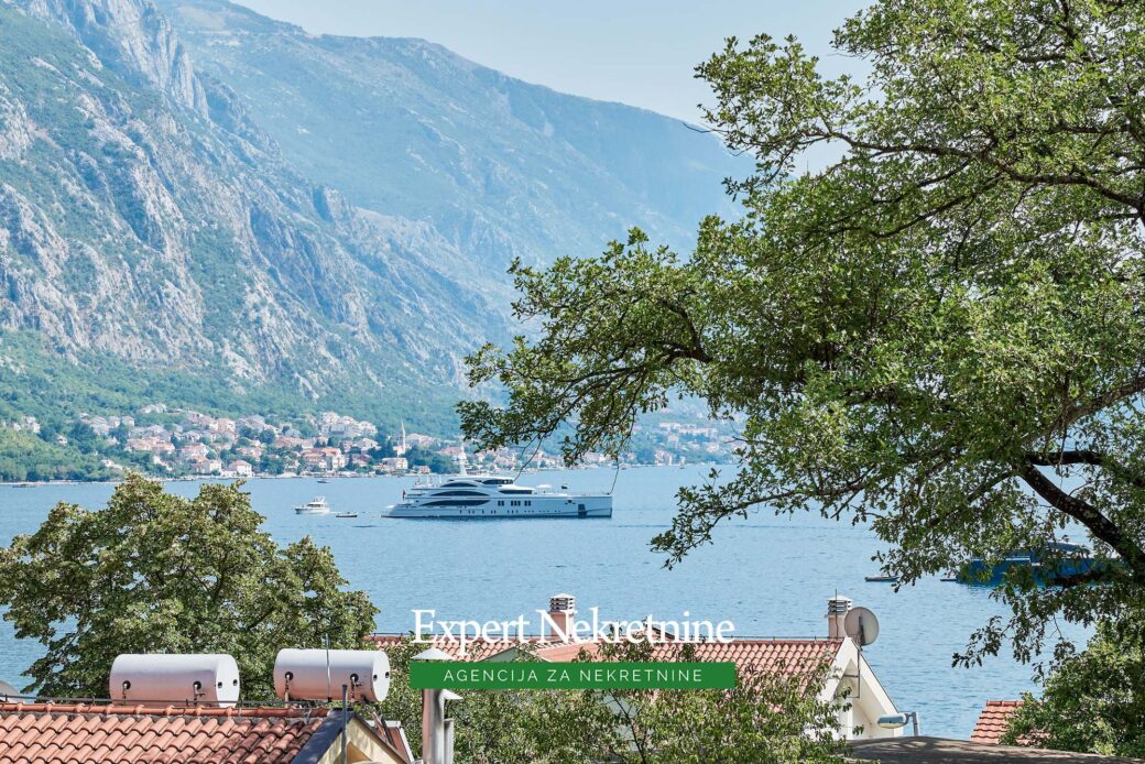 Apartment for sale in Kotor