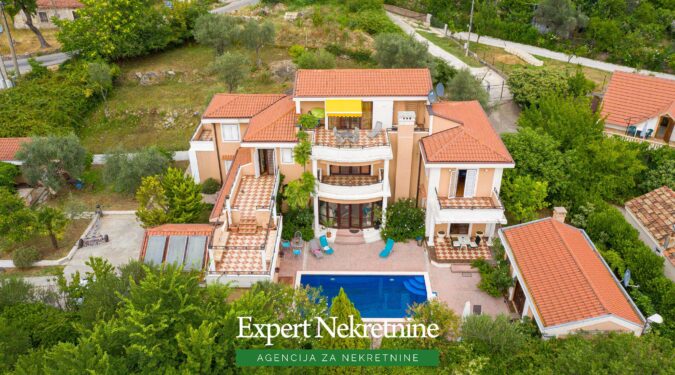 House for sale in Kotor area