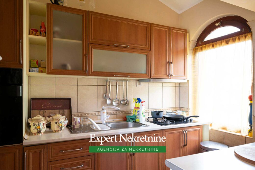 House for sale in Kotor area