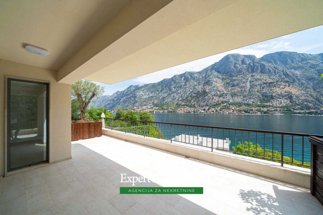 Villa for sale in Bay of Kotor