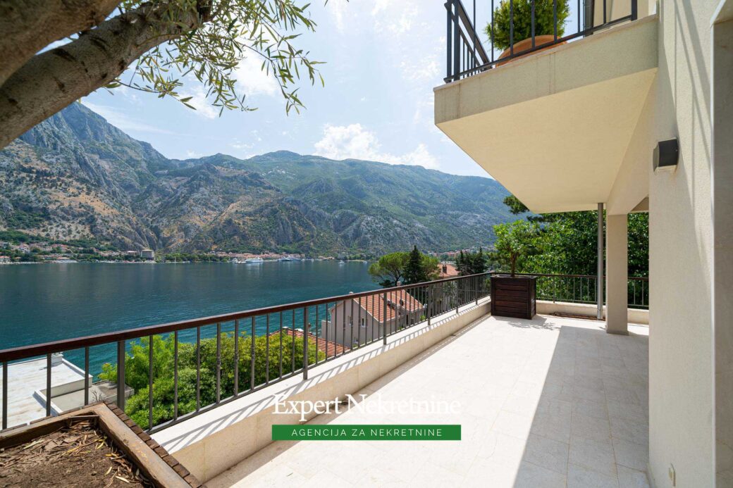 Villa for sale in Bay of Kotor