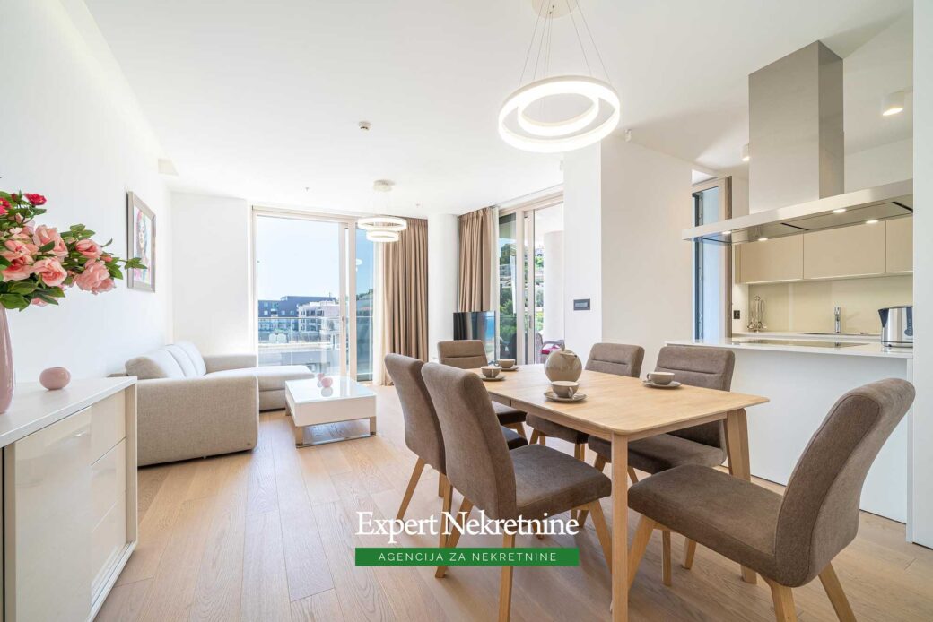 Luksuzni apartman kod starog grada Budva