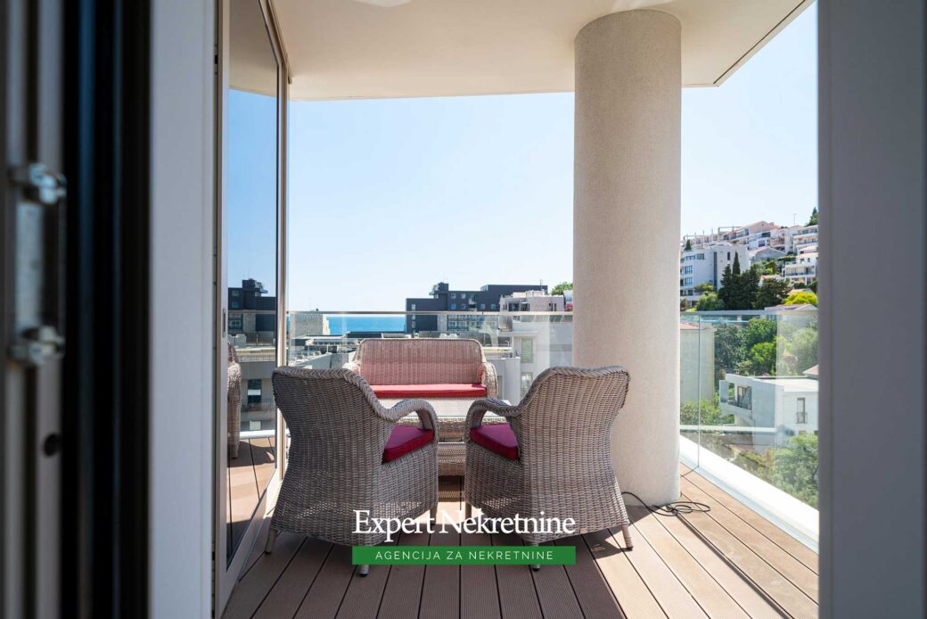 Luksuzni apartman kod starog grada Budva