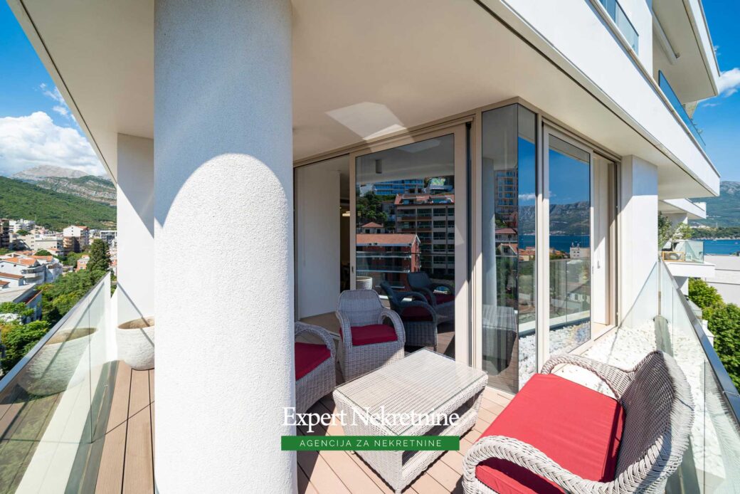 Luksuzni apartman kod starog grada Budva