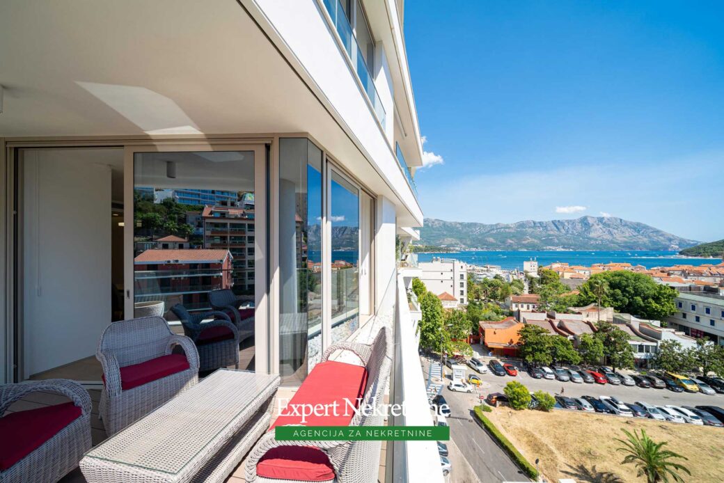Luksuzni apartman kod starog grada Budva