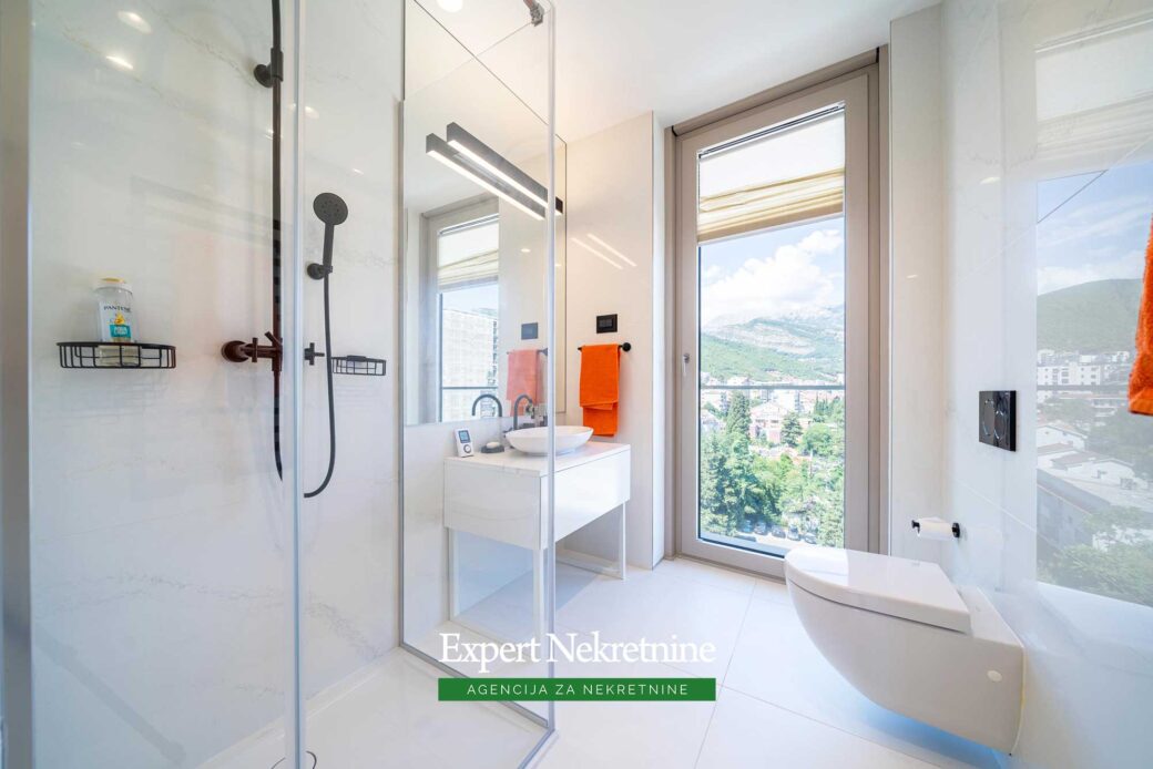 Luksuzni apartman kod starog grada Budva