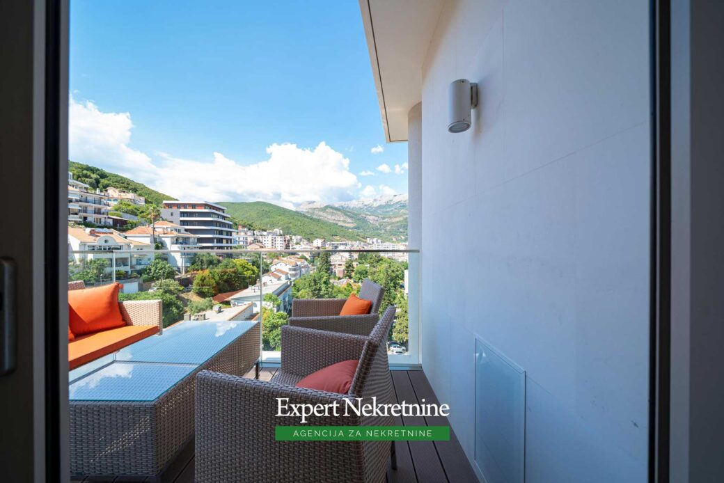 Luksuzni apartman kod starog grada Budva