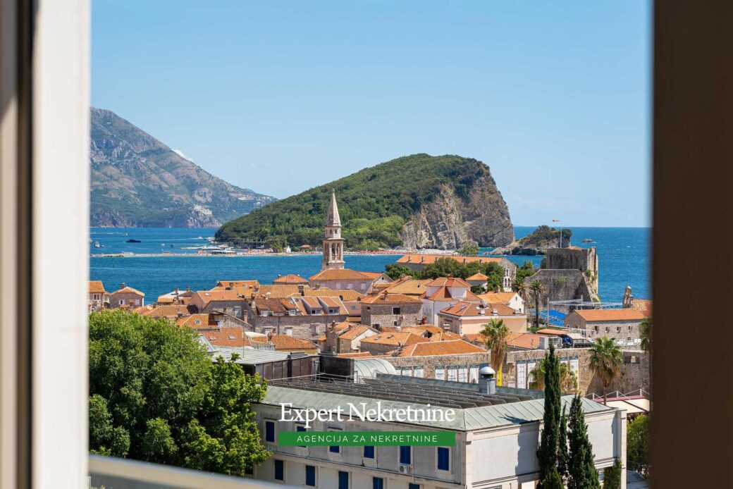 Luksuzni apartman kod starog grada Budva