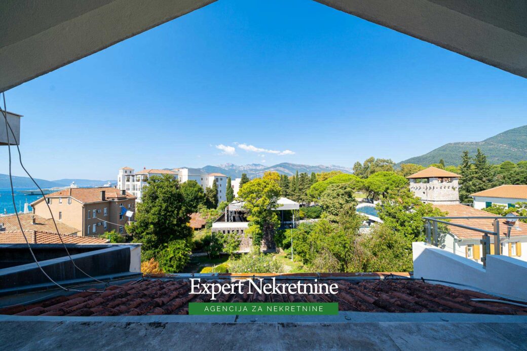 Duplex for sale in center of Tivat