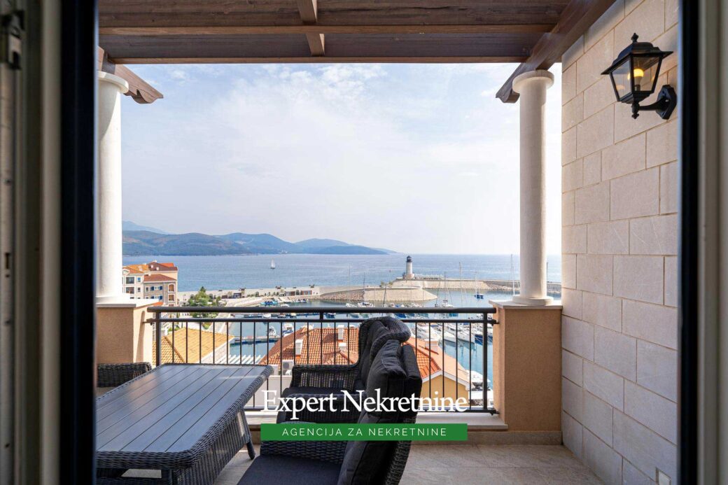 Luxury apartment for sale in Lustica Bay