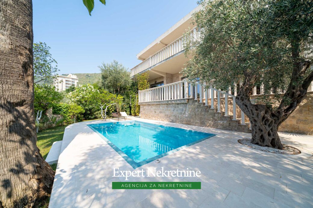 Luxury villa for sale in Budva Riviera