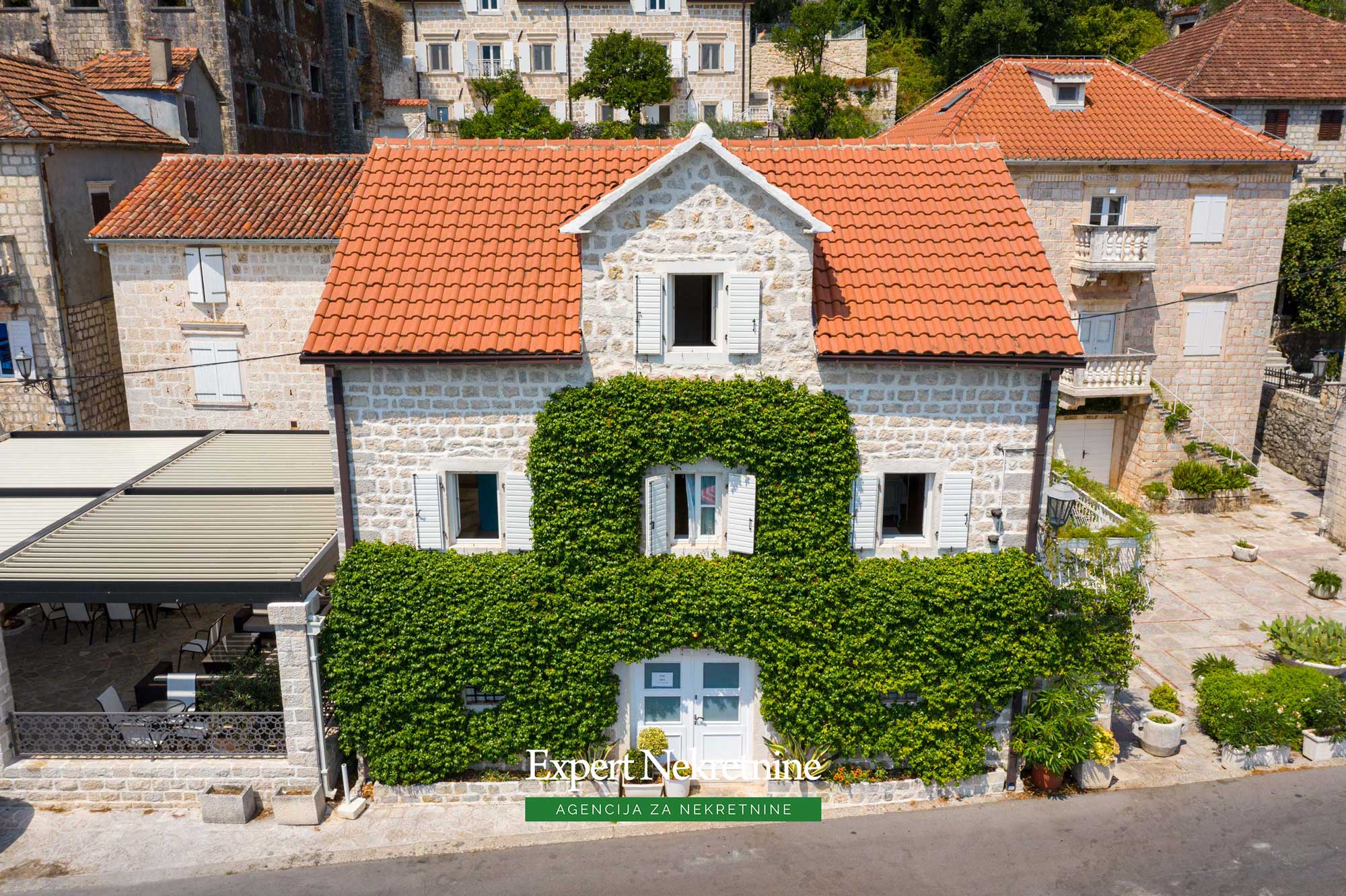 Waterfront stone house for sale in Perast