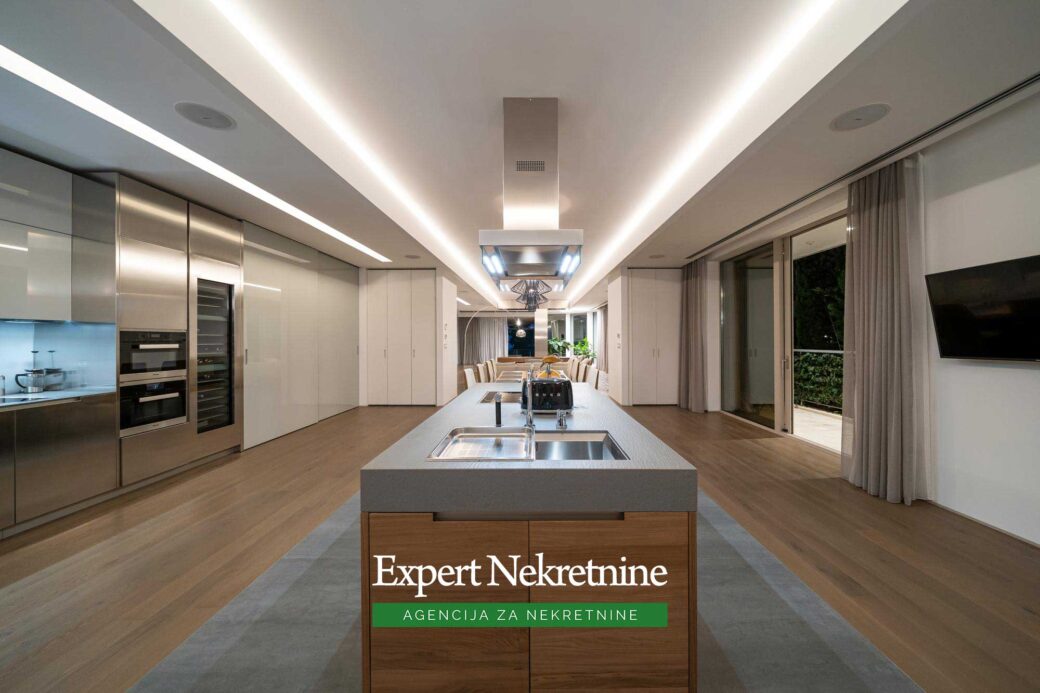 Prodaje se luksuzni apartman u Dukley Gardens