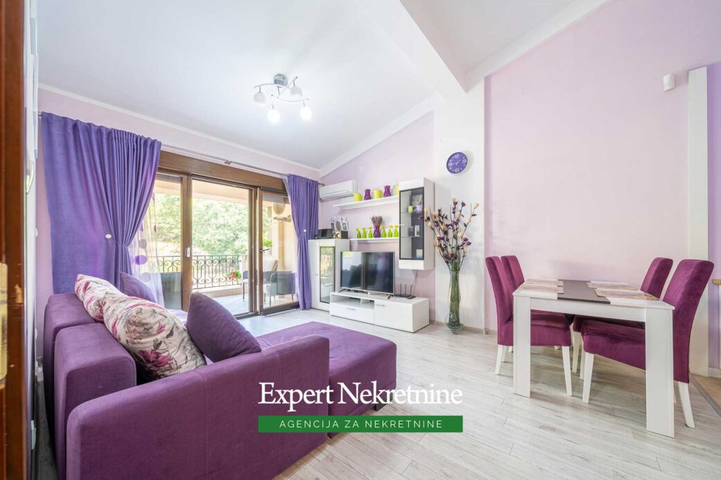 Prodaje se apartman u Budvi