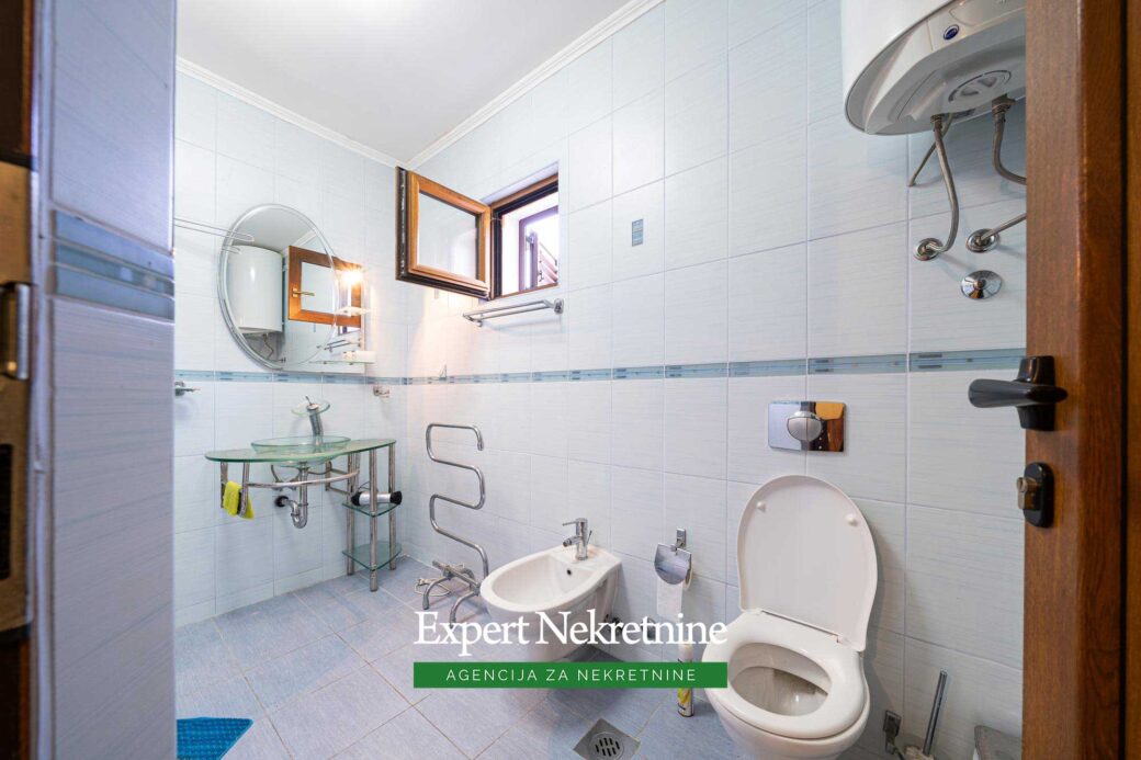 Apartment for sale in Sveti Stefan