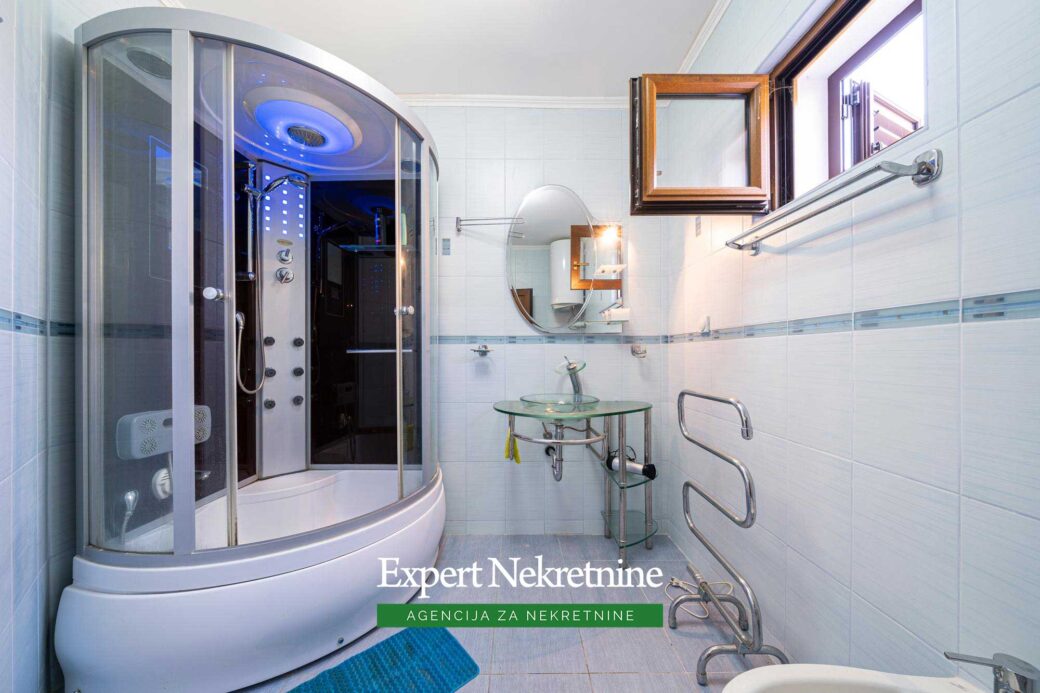 Apartment for sale in Sveti Stefan