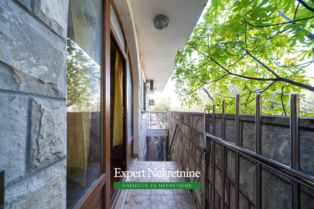 Apartment for sale in Sveti Stefan