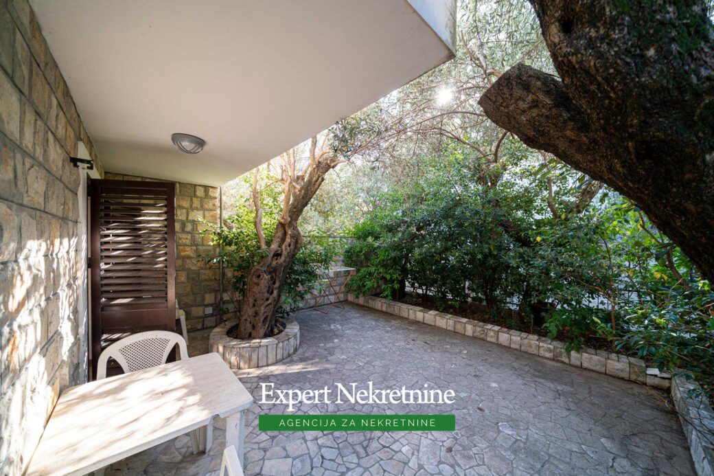 Apartment for sale in Sveti Stefan