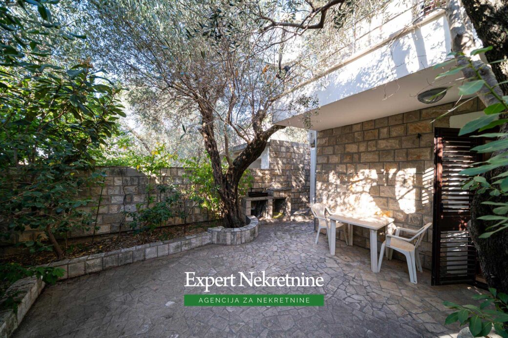 Apartment for sale in Sveti Stefan