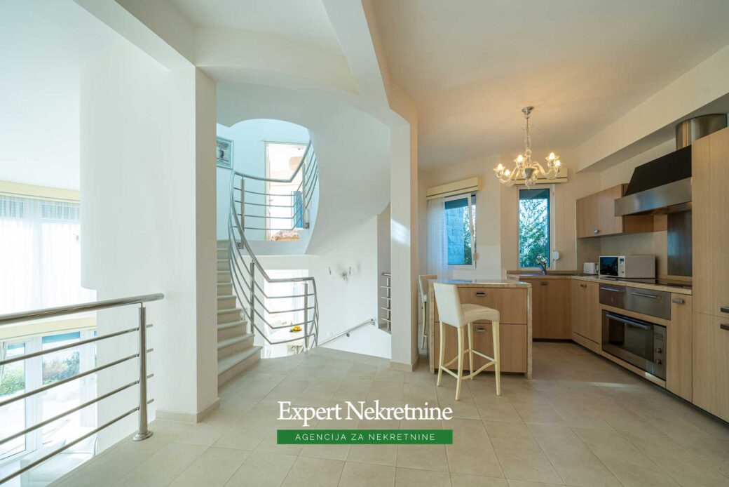 Luxury villa for sale in Bar
