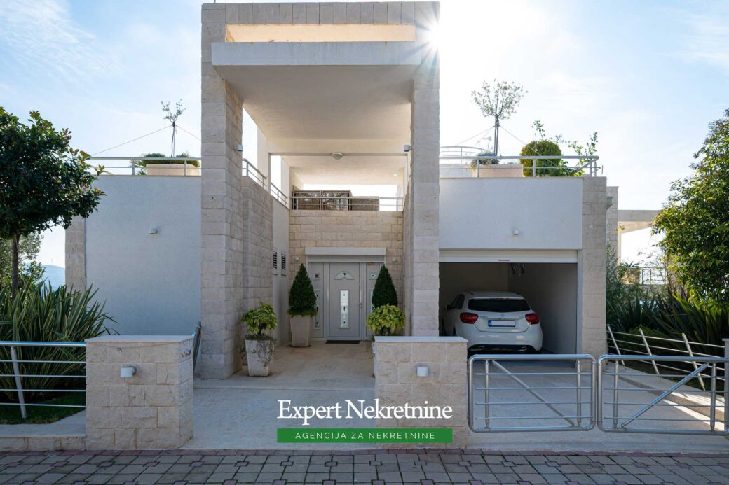 Luxury villa for sale in Bar