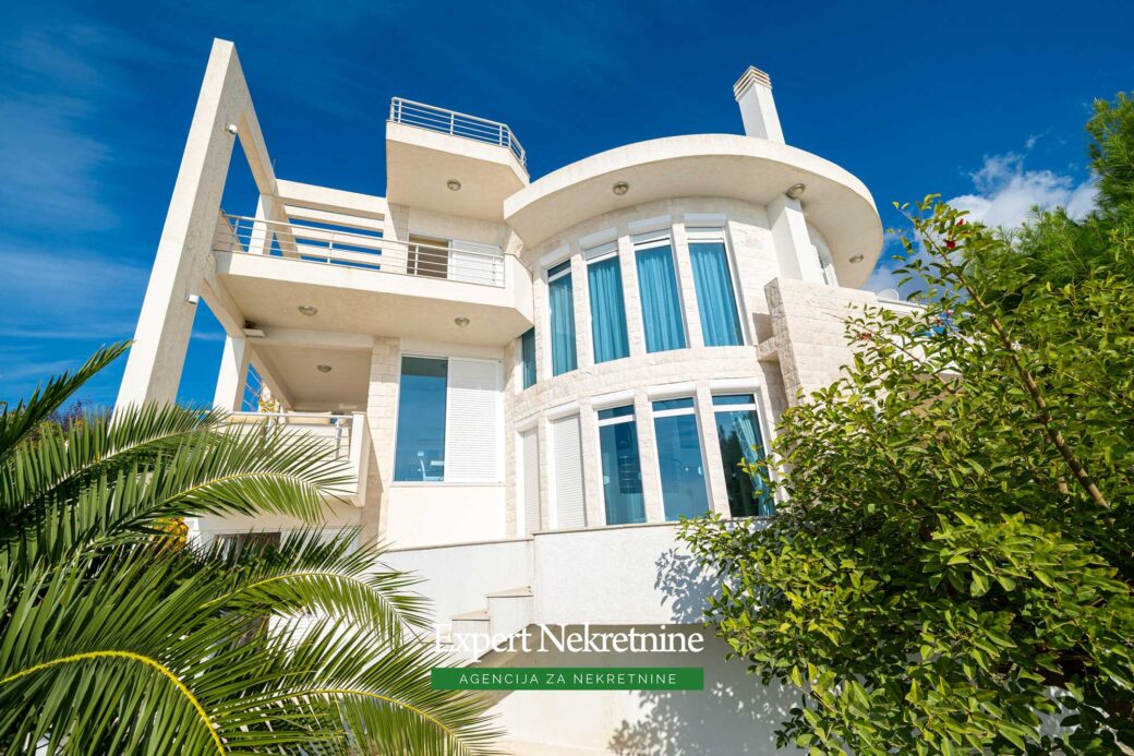 Luxury villa for sale in Bar