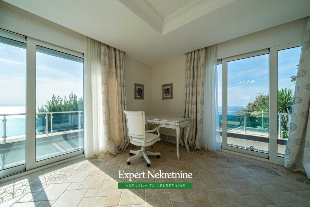 Luxury villa for sale in Bar