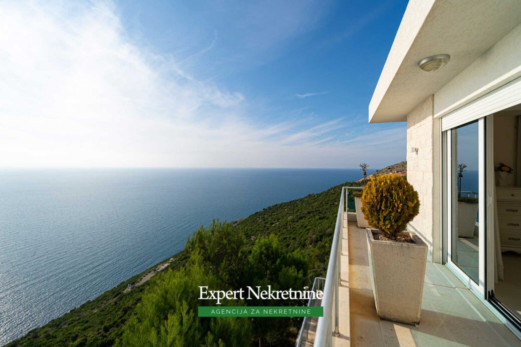 Luxury villa for sale in Bar