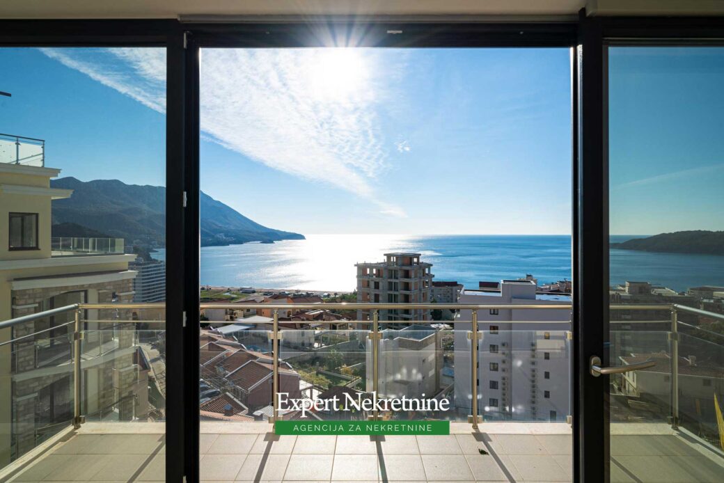 Penthouse for sale in Budva Riviera