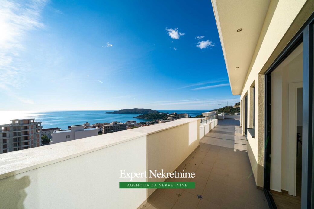 Penthouse for sale in Budva Riviera