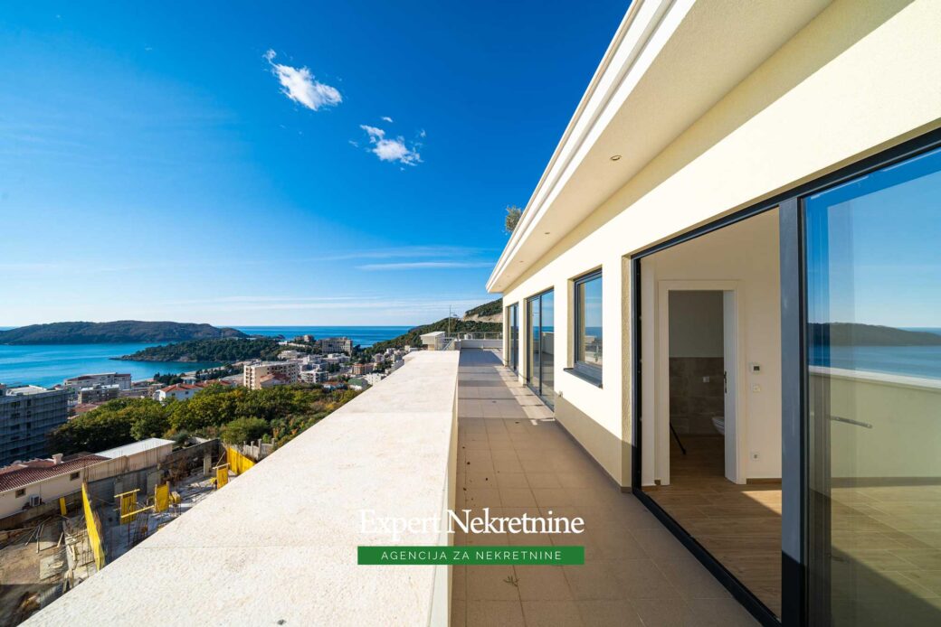 Penthouse for sale in Budva Riviera