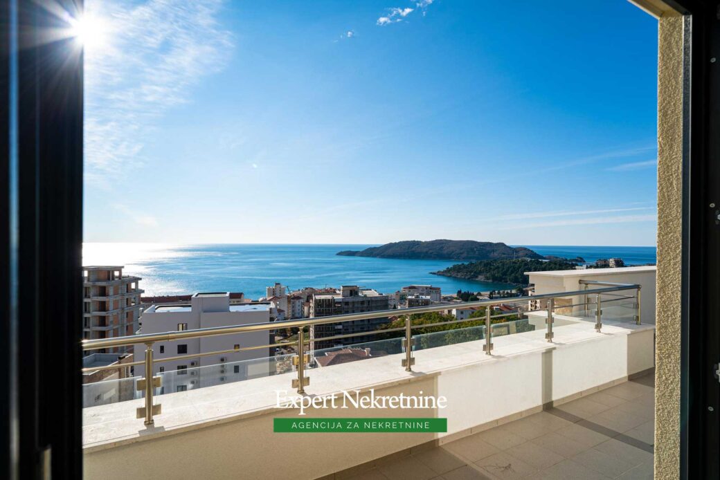 Penthouse for sale in Budva Riviera