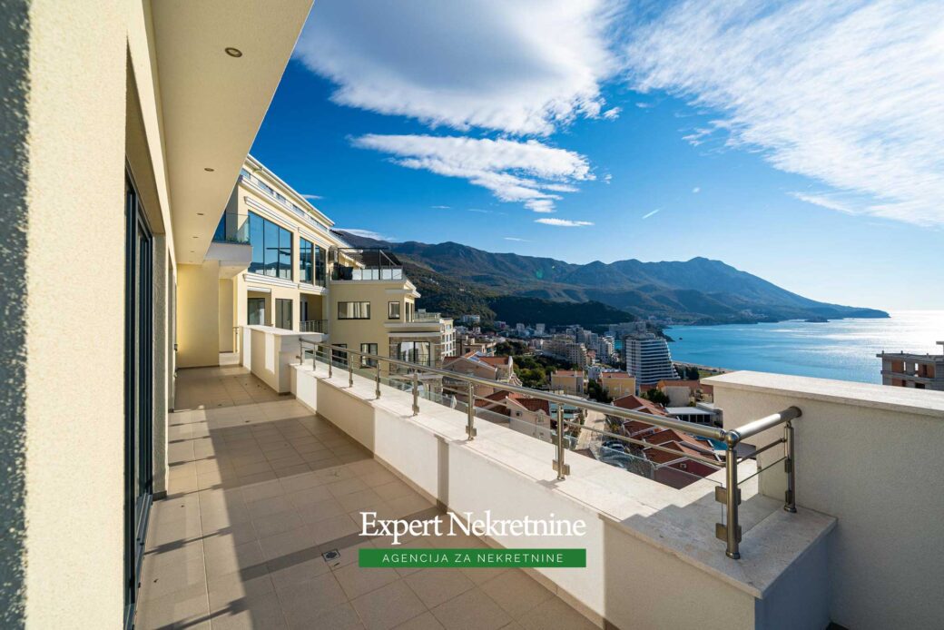 Penthouse for sale in Budva Riviera